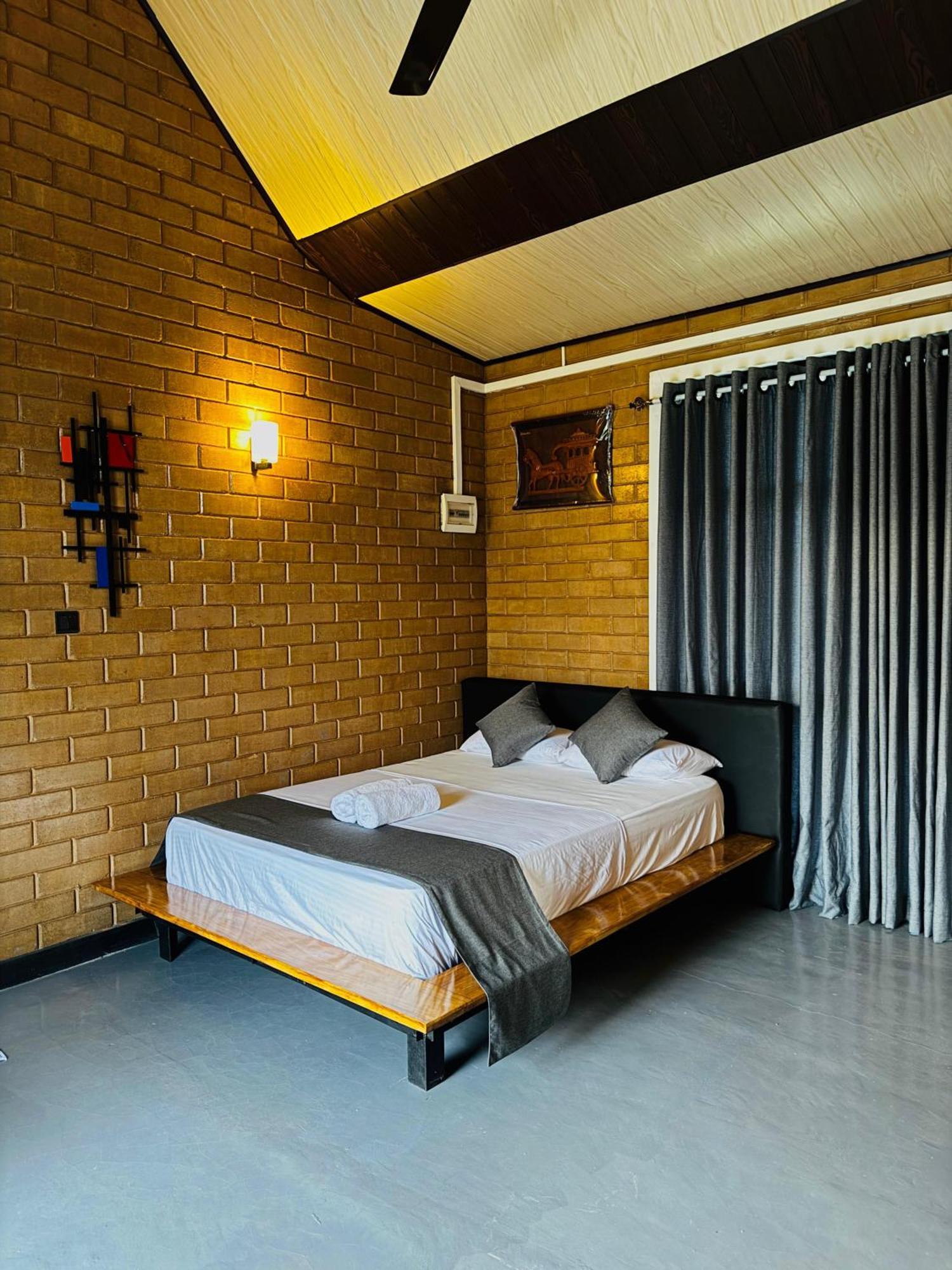 Nikawatawana Waasala Transit Hotel מראה חיצוני תמונה